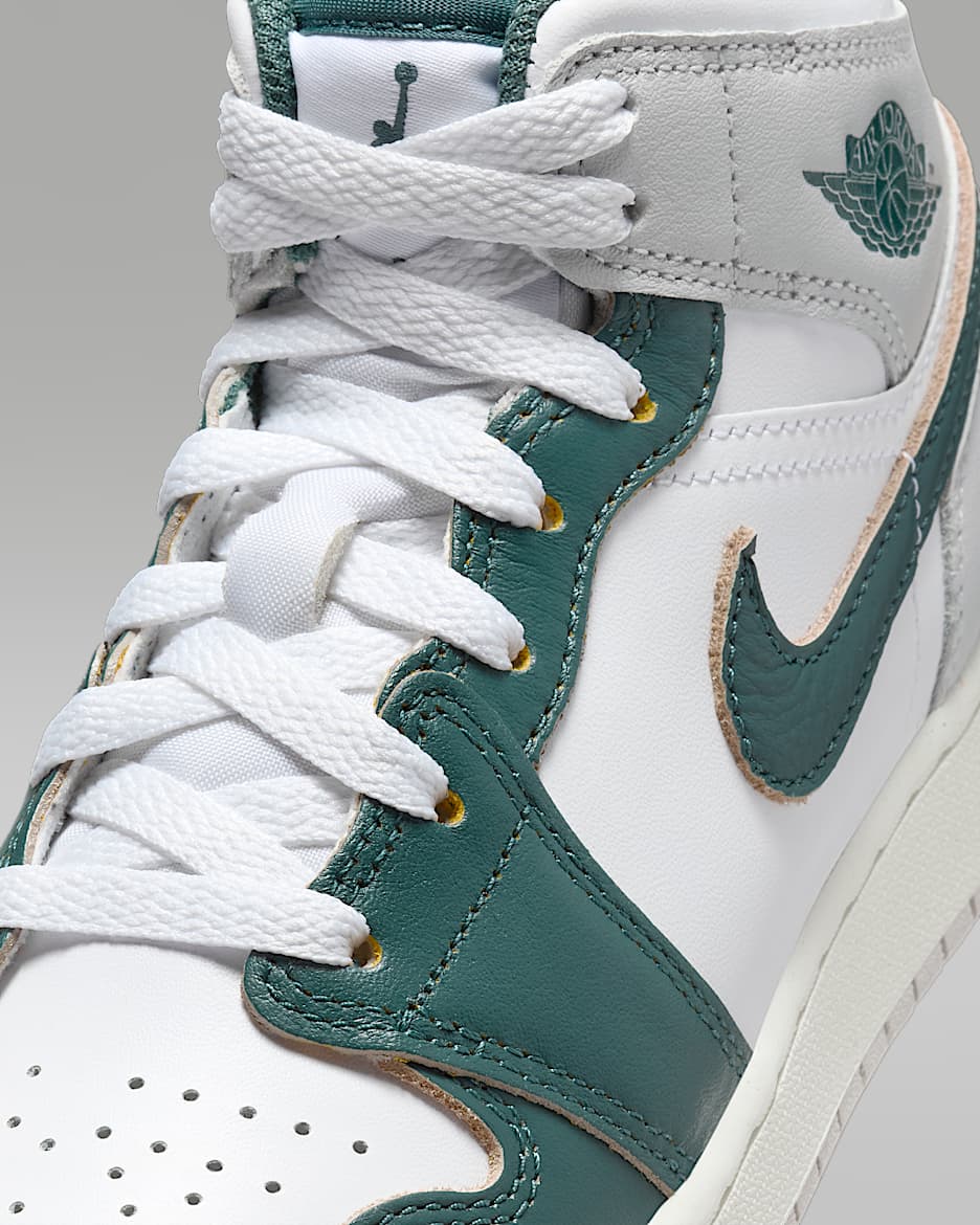 Air Jordan 1 Mid SE Older Kids Shoes